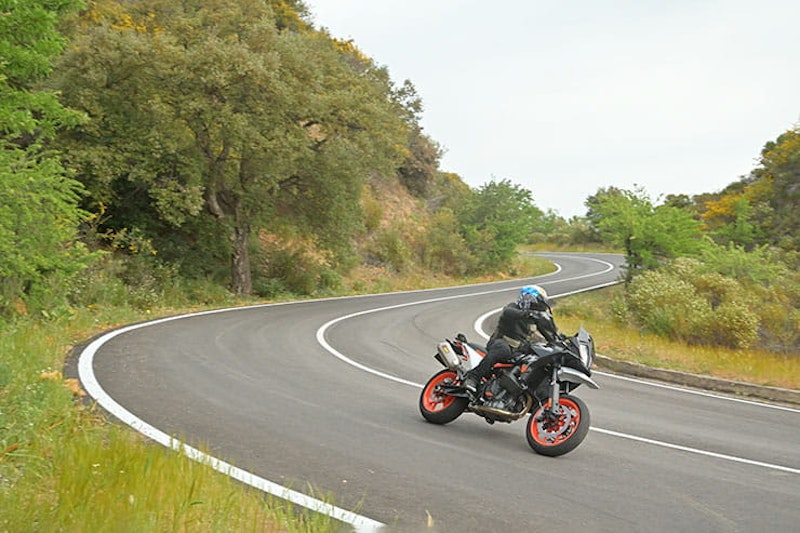 2023 KTM 890 Supermoto SMT Review Details Price Spec_120