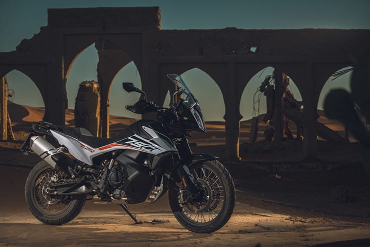 KTM 790 Adventure & 790 Adventure R (2019) | REVIEW