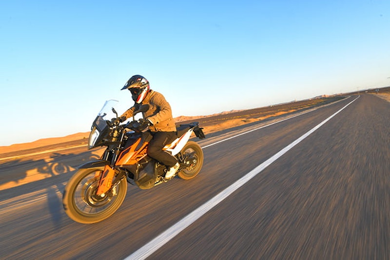 KTM 790 Adventure & 790 Adventure R (2019) | REVIEW