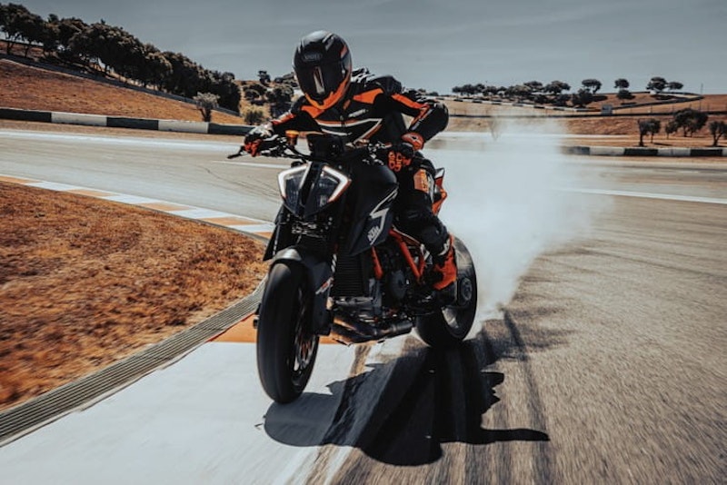 2023 KTM 1290 Super Duke RR Review Price Spec_09