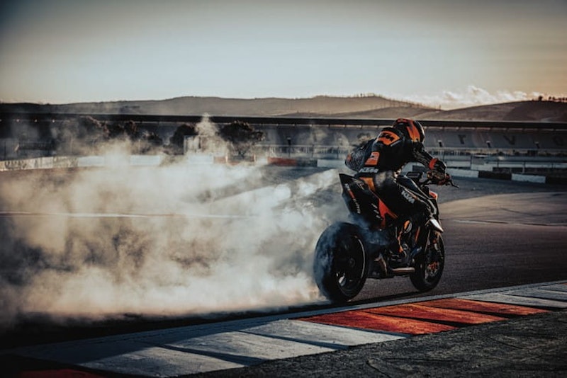 2023 KTM 1290 Super Duke RR Review Price Spec_14