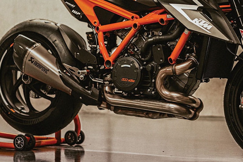 2023 KTM 1290 Super Duke RR Review Price Spec_23
