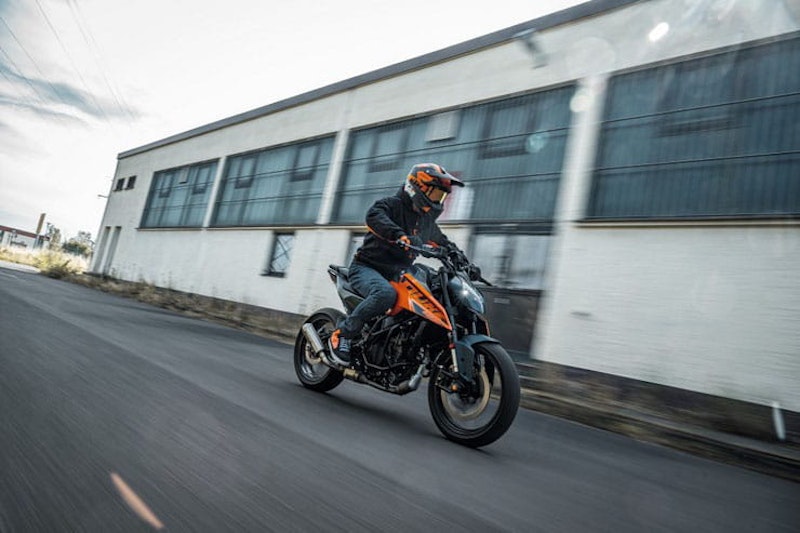 2024 KTM 125 Duke Review Details Price Spec_09