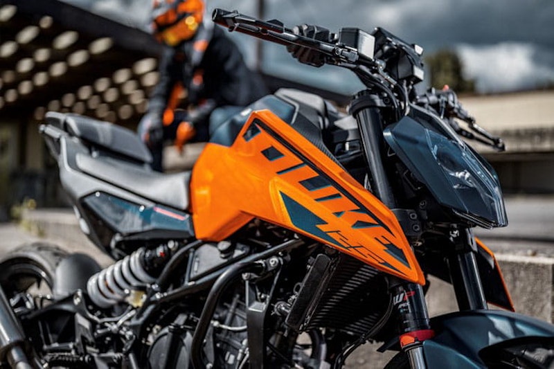 2024 KTM 125 Duke Review Details Price Spec_06