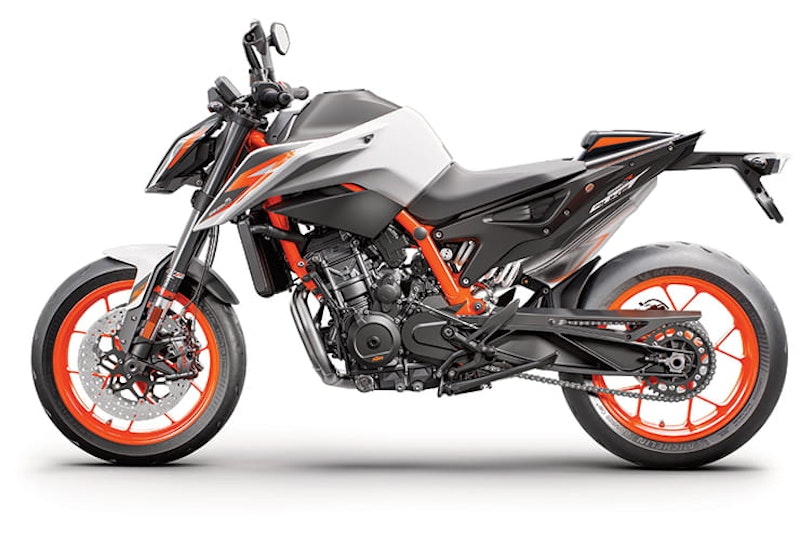 KTM 890 DUKE R – the scalpel got sharper but is it the new middleweight champion of the world?