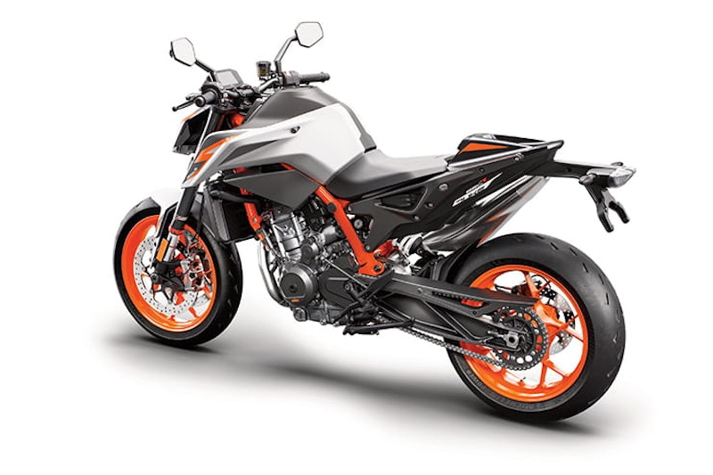 KTM 890 DUKE R – the scalpel got sharper but is it the new middleweight champion of the world?