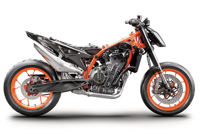 KTM 890 DUKE R – the scalpel got sharper but is it the new middleweight champion of the world?