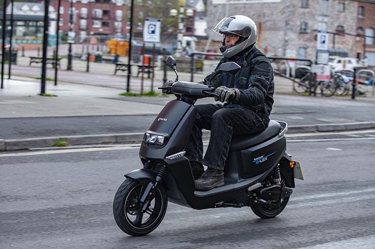 Lexmoto E-lex 2022 Electric Scooter Review Price Spec Range_10