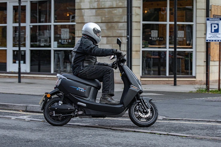 Lexmoto E-lex 2022 Electric Scooter Review Price Spec Range_11