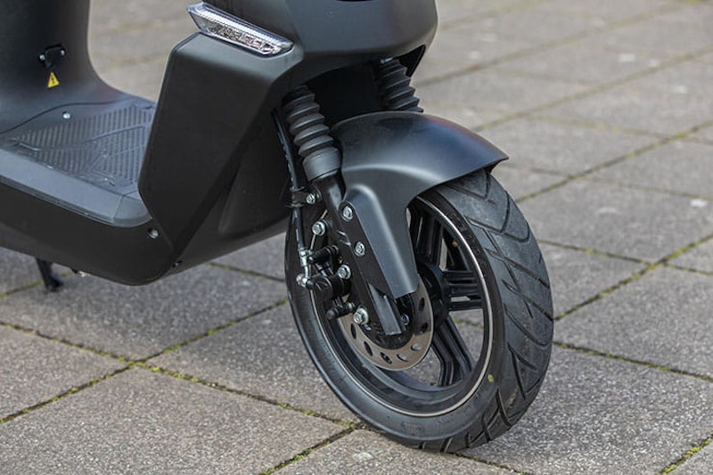 Lexmoto E-lex 2022 Electric Scooter Review Price Spec Range_06