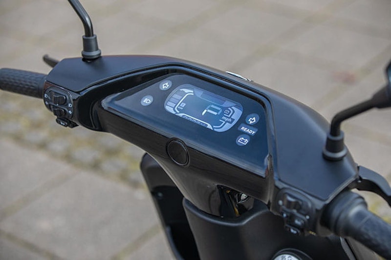Lexmoto E-lex 2022 Electric Scooter Review Price Spec Range_07