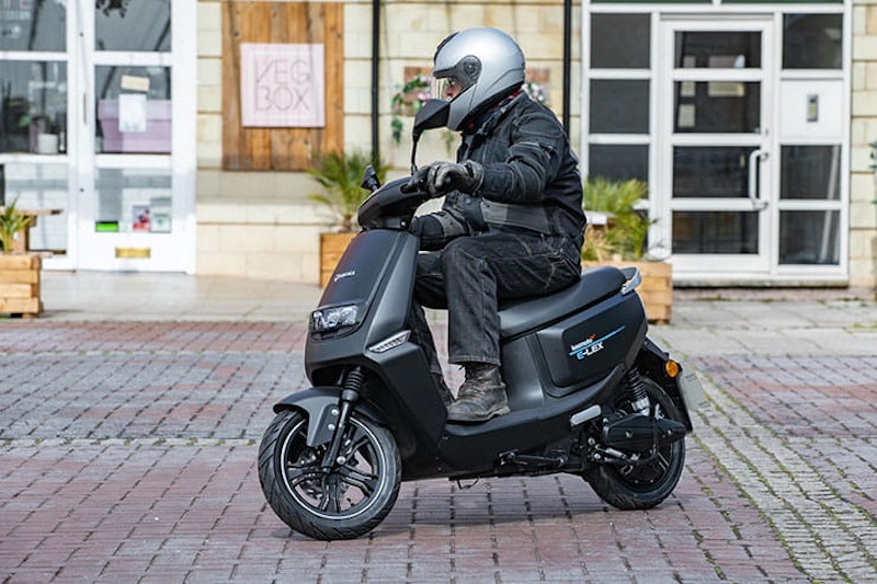 Lexmoto E-lex 2022 Electric Scooter Review Price Spec Range_14