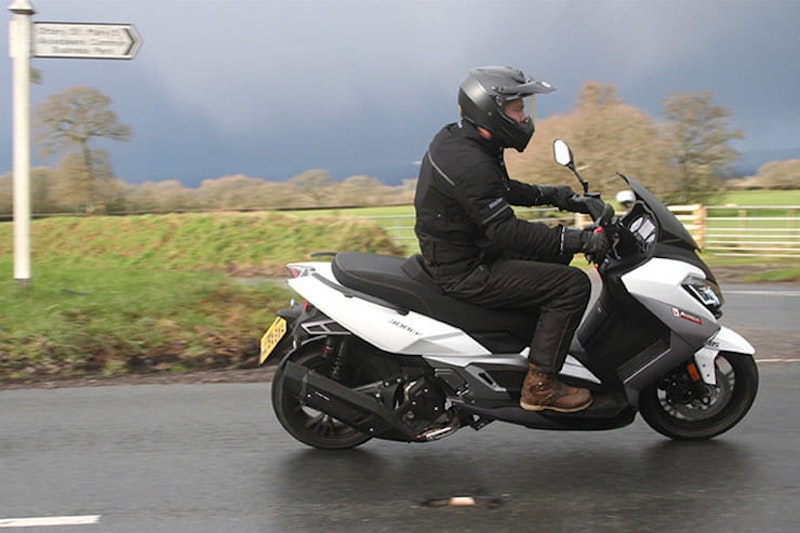 The first ever Lexmoto with a larger capacity than 125 is the remarkably well-equipped and potential bargainous 300cc maxi-scooter known as Pegasus.