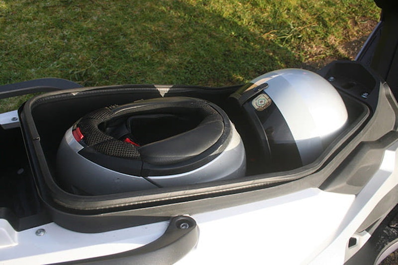 The first ever Lexmoto with a larger capacity than 125 is the remarkably well-equipped and potential bargainous 300cc maxi-scooter known as Pegasus.