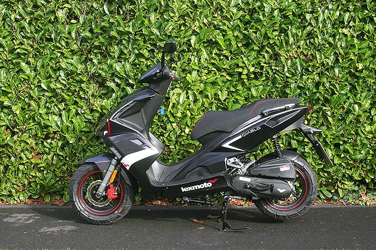 Lexmoto Diablo 50 tested – restricted sports moped, learner legal, slow but fun