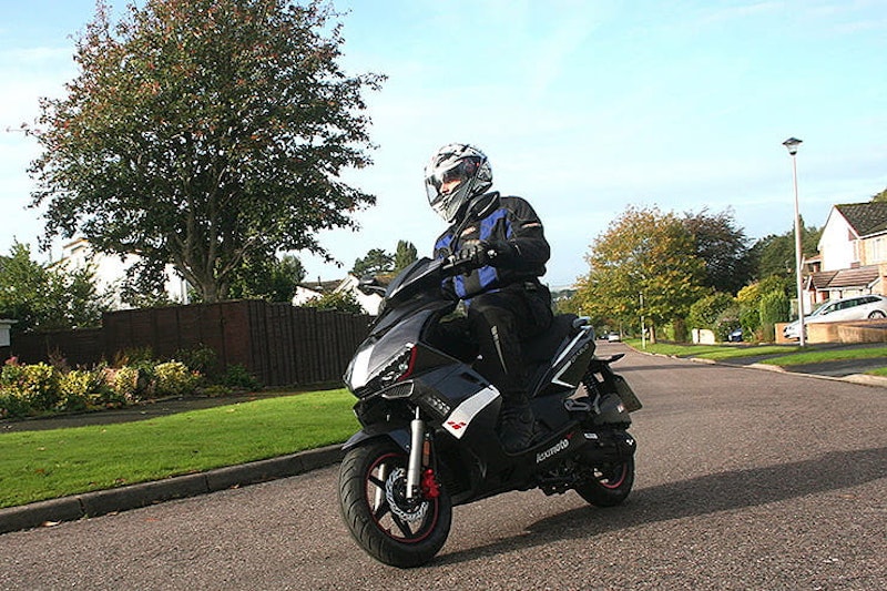 Lexmoto Diablo 50 tested – restricted sports moped, learner legal, slow but fun