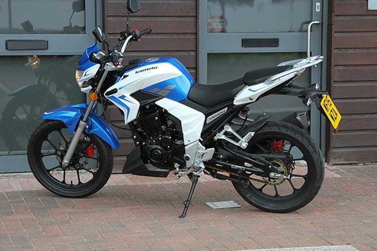 The Chinese 125cc learner bike with built-in sound system rideable on an A1 licence that’s cheap to run. Just £1800.