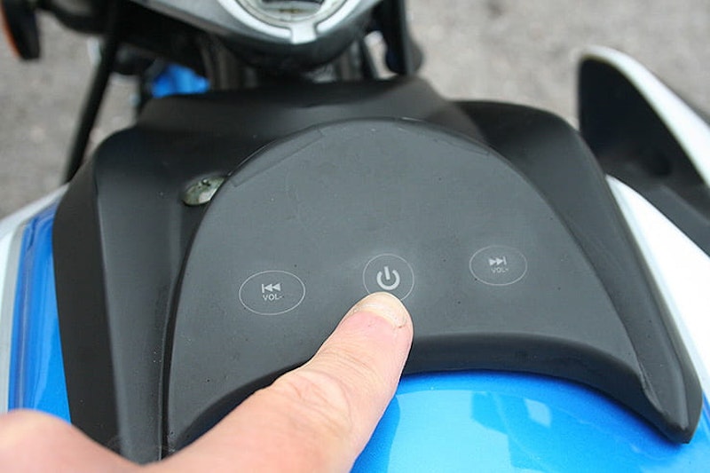 The Chinese 125cc learner bike with built-in sound system rideable on an A1 licence that’s cheap to run. Just £1800.