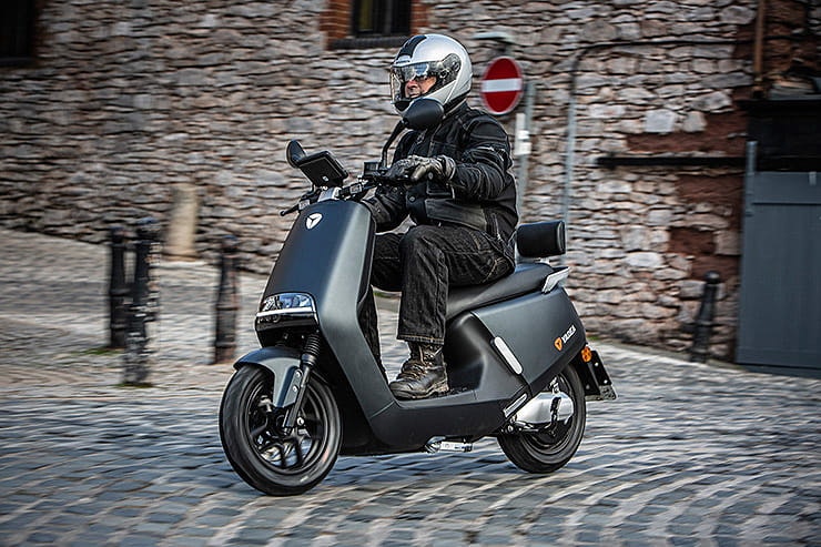 Lexmoto Yadea G5 Review (2021) | + Spec, range & price