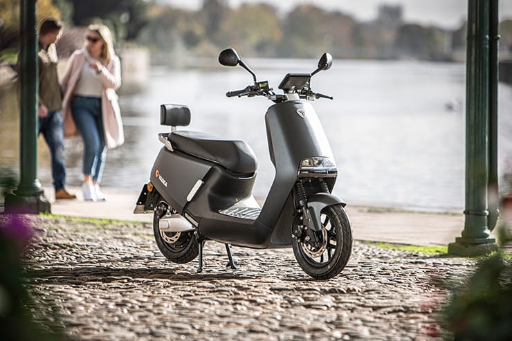 Lexmoto Yadea 2021 Electric Scooter Review Spec Price_39