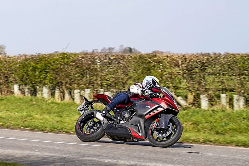 MV Agusta F3RR 2022 Review Price Spec_14