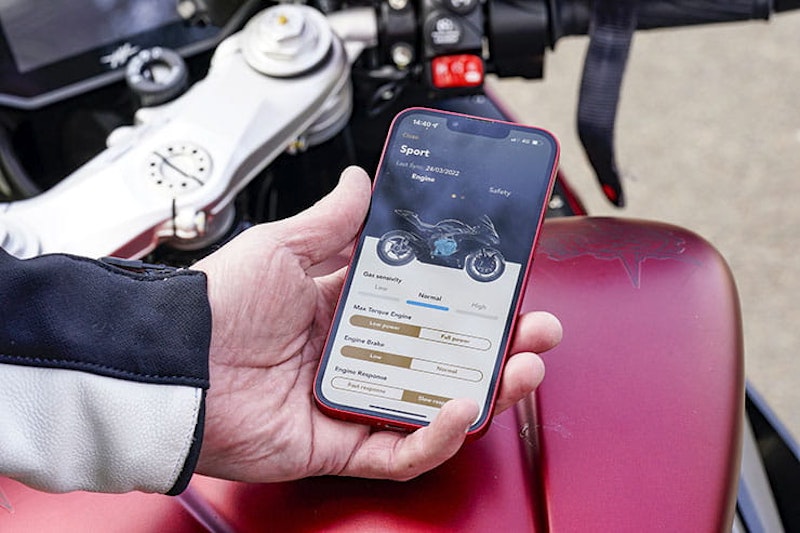 MV Agusta F3RR 2022 Review Price Spec_25