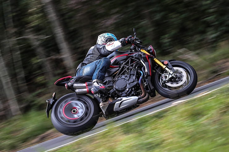 MV Agusta Rush 1000 2020 review price spec_34