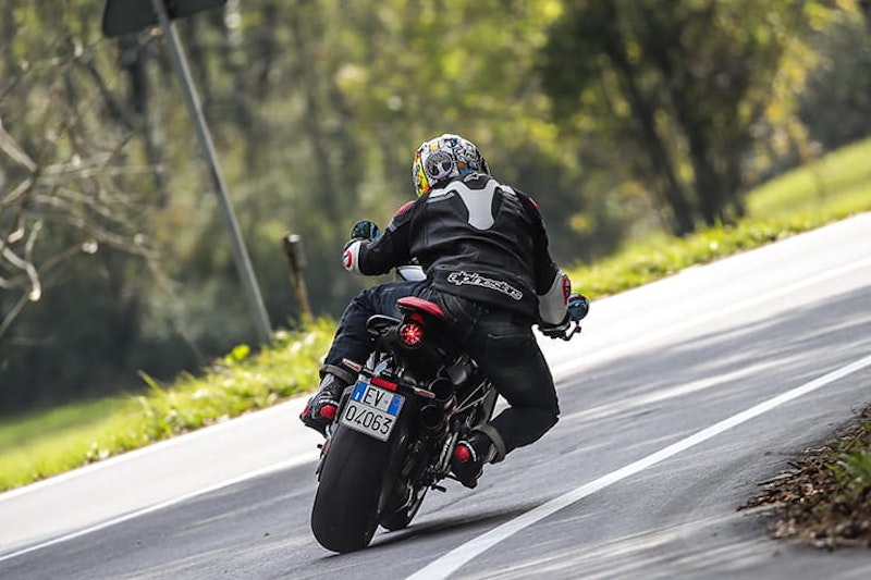 MV Agusta Rush 1000 2020 review price spec_40