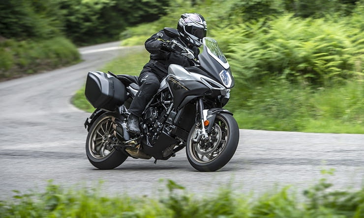 MV Agusta Turismo Veloce 800 Lusso (2018) | Review