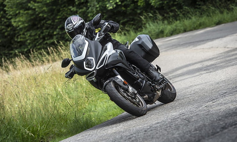 MV Agusta Turismo Veloce 800 Lusso SCS BikeSocial Review