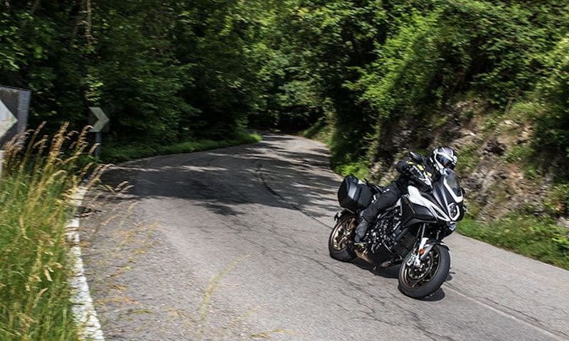 MV Agusta Turismo Veloce 800 Lusso SCS BikeSocial Review