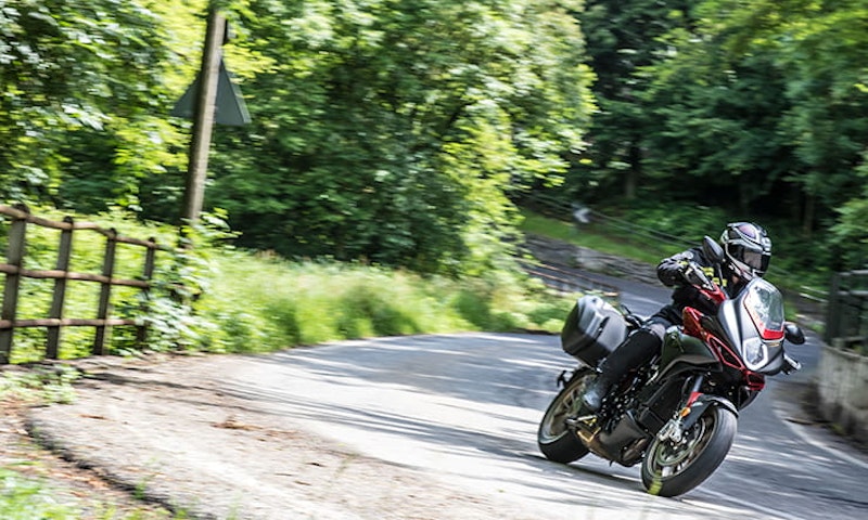 MV Agusta Turismo Veloce 800 Lusso SCS BikeSocial Review