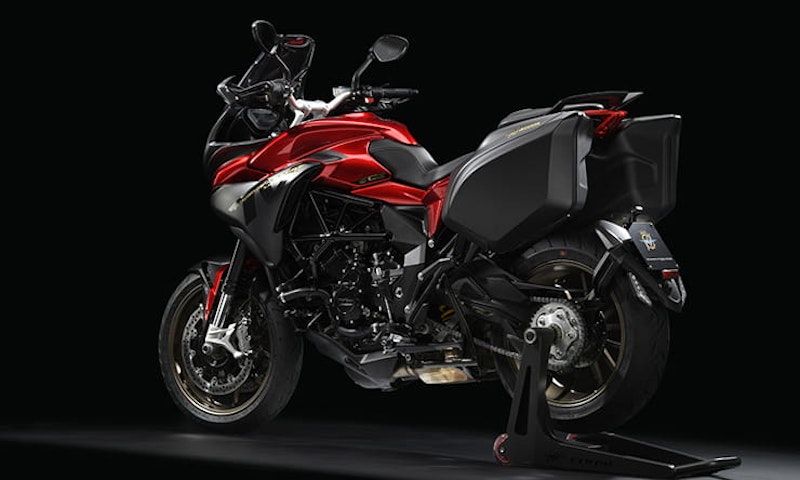 MV Agusta Turismo Veloce 800 Lusso SCS BikeSocial Review