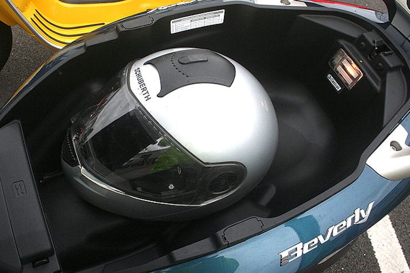 Piaggio Beverly 2021 Review Price Spec (2)