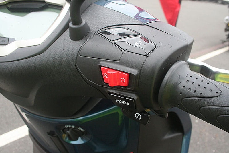 Piaggio Beverly 2021 Review Price Spec (4)