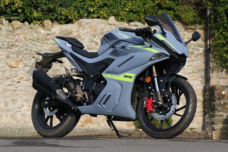 Sinnis GPX125 Review Price Spec_15