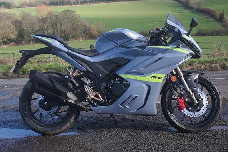 Sinnis GPX125 Review Price Spec_07
