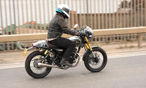 Sinnis Bomber 125 (2018) | Review
