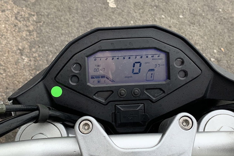 Sinnis’ L-plate streetfighter has funky styling, excellent handling and brakes all for £2199