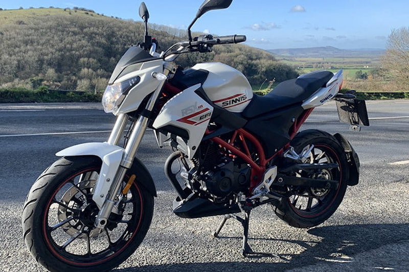 Sinnis’ L-plate streetfighter has funky styling, excellent handling and brakes all for £2199