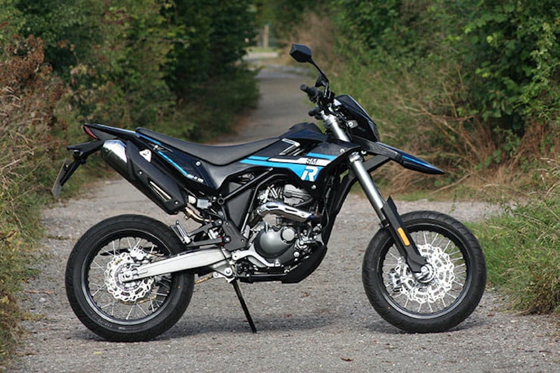 2022 Sinnis SM-R Review Price Spec_02