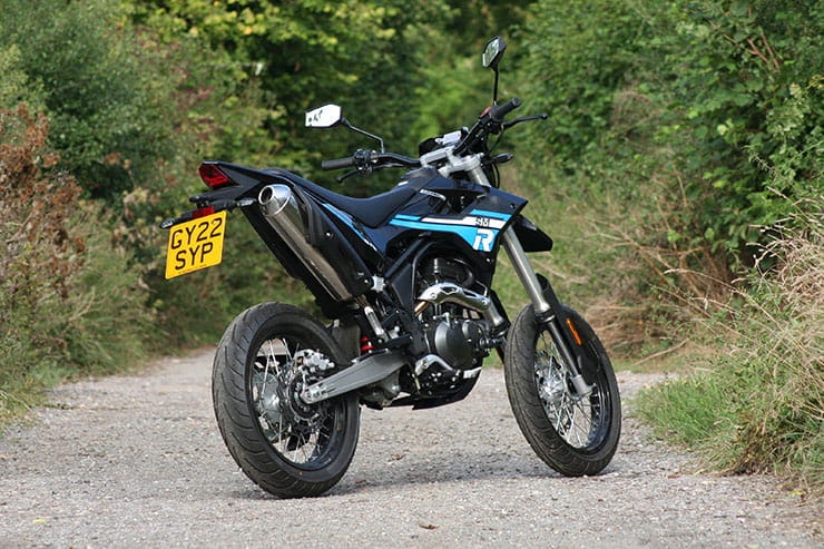 2022 Sinnis SM-R Review Price Spec_03