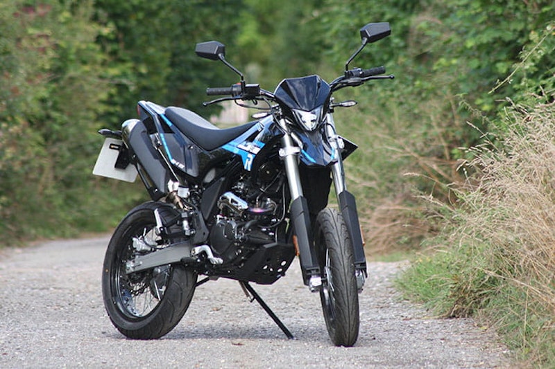2022 Sinnis SM-R Review Price Spec_01