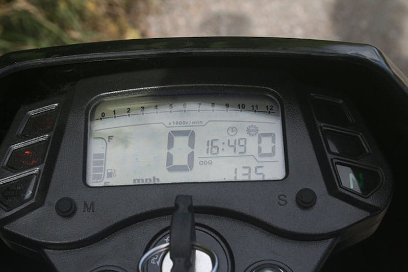 2022 Sinnis SM-R Review Price Spec_05