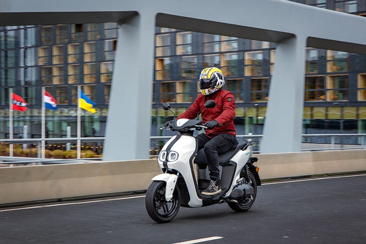 Yamaha NEOs 2022 Review Price Spec070