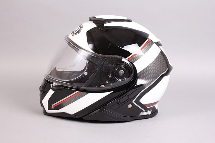 Shoei Neotec II motorcycle helmet review.