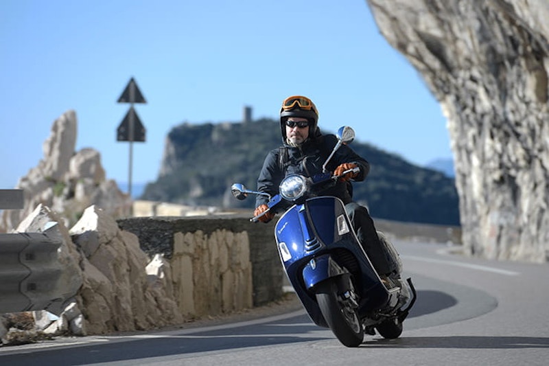 2019 Vespa GTS 300 hpe | Launch review