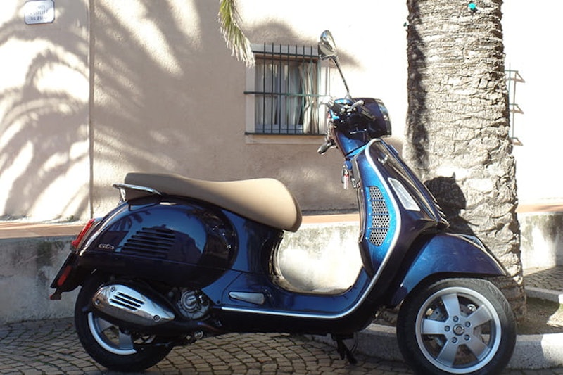 2019 Vespa GTS 300 hpe | Launch review