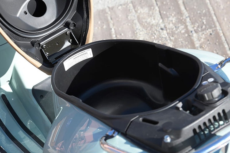 2019 Vespa GTS 300 hpe | Launch review