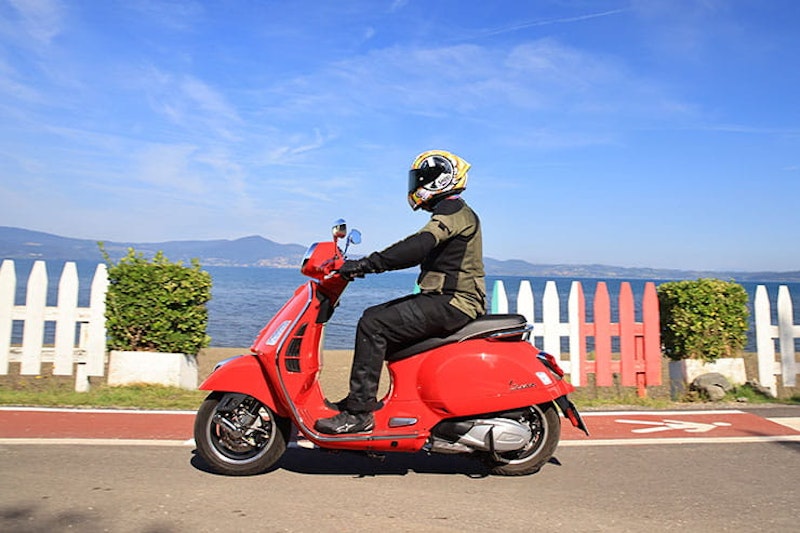 2023 Vespa GTS 300 Review Price Spec_23